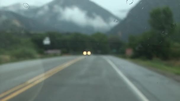 Trânsito rodoviário na vasta rodovia — Vídeo de Stock