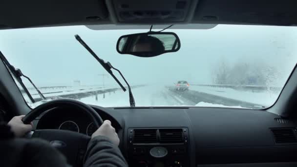 Man driving car   on highway — Stock Video