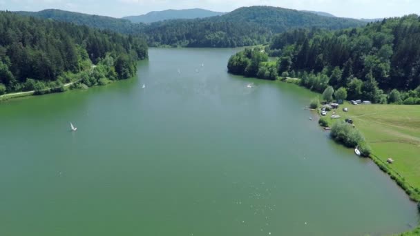 Atemberaubender Blick auf den See — Stockvideo