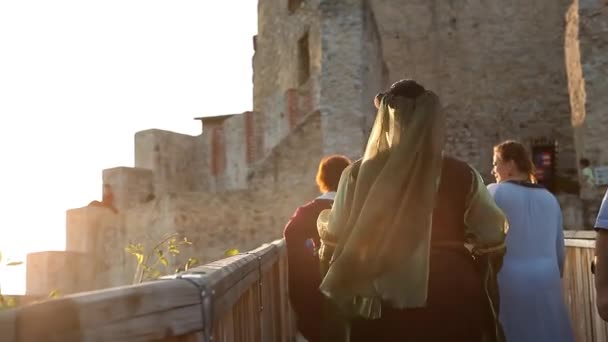 Средневековый фестиваль в замке — стоковое видео