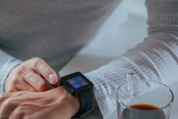 Male Using Smart Watch — Stock Photo, Image