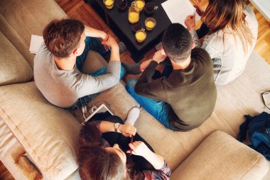 Genç öğrenci öğrenme