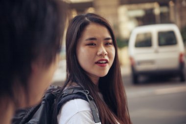 Genç Asyalı turist