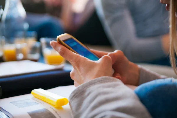 Student On A Smartphone — Stock Photo, Image