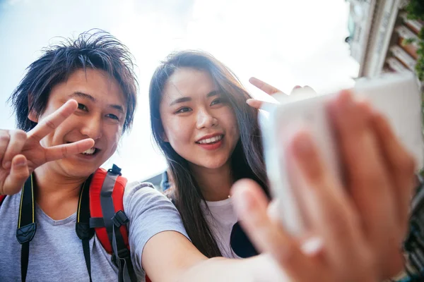 Jonge Aziatische toeristen — Stockfoto