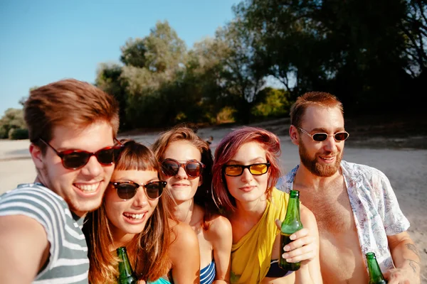 Amigos tener divertido — Foto de Stock