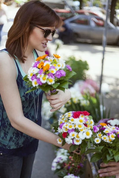 Young Woman At The Florist Shop — Stock Photo, Image