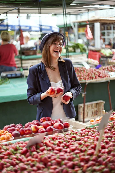 Female At Market Place — Stock Photo, Image