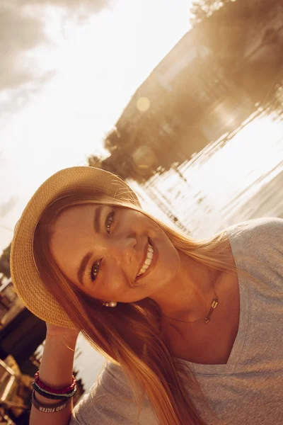 Young Female Near River — Stock Photo, Image