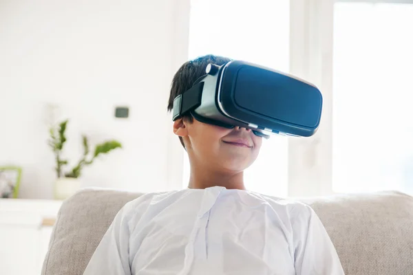 Arabian Boy Using VR Headset — Stock Photo, Image