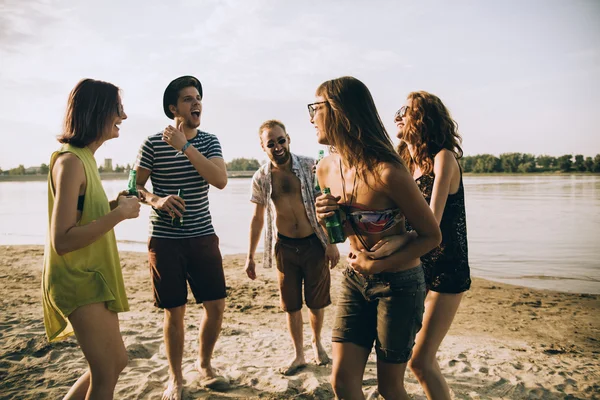 Hipsters At The Beach — Stock Photo, Image