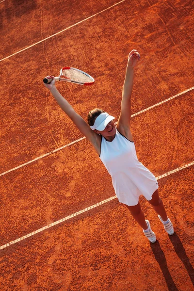 迷人网球女庆祝胜利 — 图库照片