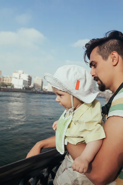 Tourist Father And Son — Stockfoto