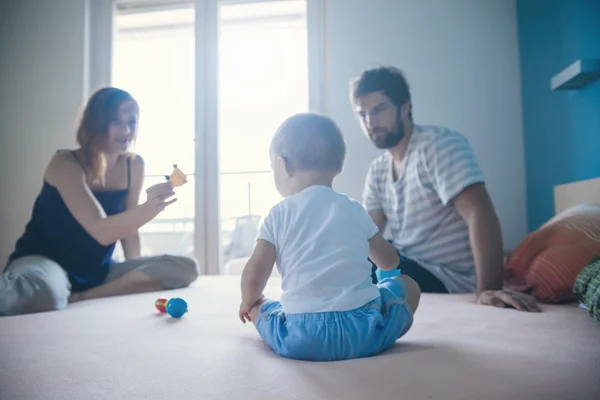 Parents avec leur fils — Photo