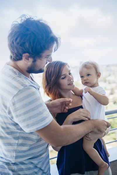 Parents avec leur fils — Photo