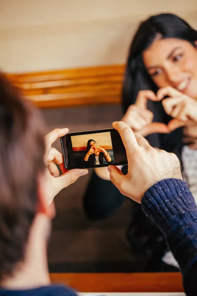 Feliz pareja amorosa — Foto de Stock