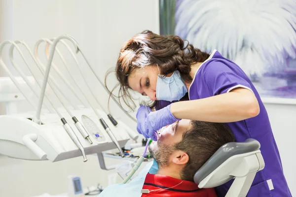 Tratamento Médico na Clínica Dentária — Fotografia de Stock