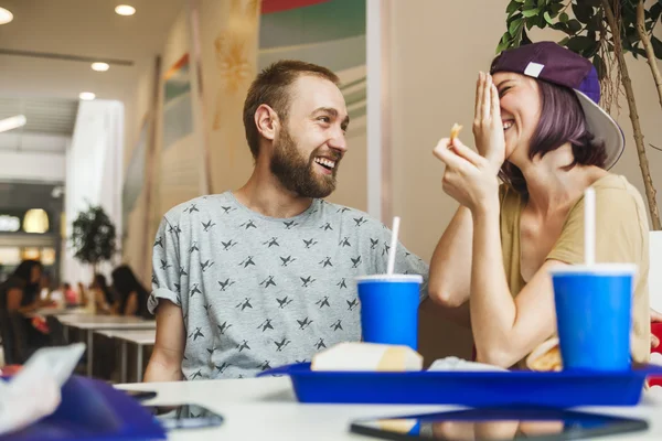 Happy young couple — Stock Photo, Image