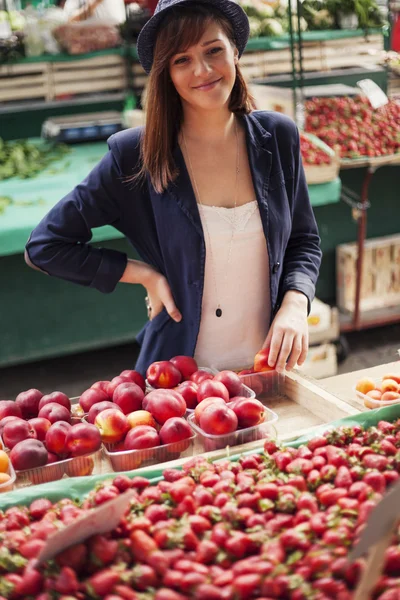 Female At Market Place — Stock Photo, Image