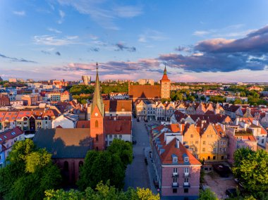 Olsztyn - eski kasaba, eski belediye binası, Saint James Katedrali Bazilikası, kiralık evler, Evanjelik Kilise