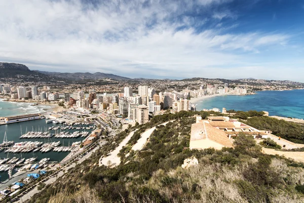 Pohled na turistické město, Calpe, Španělsko — Stock fotografie