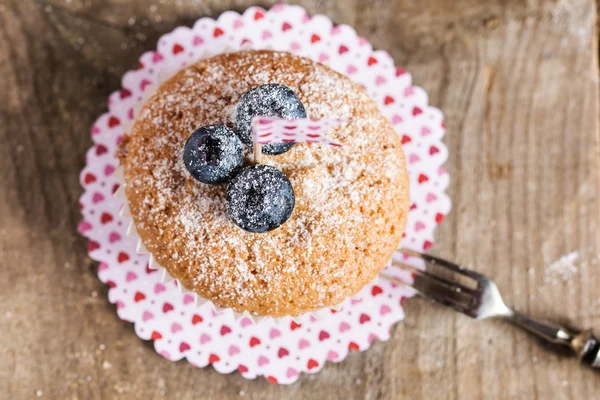 Muffin ai mirtilli fatti in casa con bacche, vista dall'alto — Foto Stock