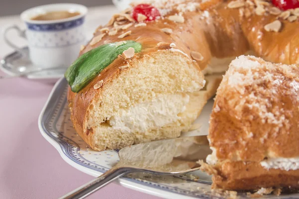 Kings kek, Roscon de Reyes, yemek için İspanyolca geleneksel tatlı