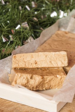 Turron, tipik İspanyol Noel tatlı Noel için ben hizmet