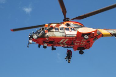 Alicante kıyısında, İspanya - 15 Şubat. Arama ve kurtarma manevralar