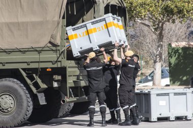 Alicante kıyısında, İspanya - 15 Şubat. Arama ve kurtarma manevralar
