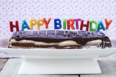 mutlu yıllar çikolatalı kek