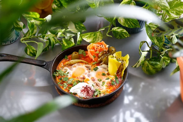 Shakshouka Ovos Fritos Uma Panela Com Legumes Tomatos Café Manhã — Fotografia de Stock