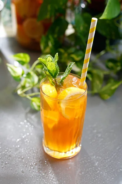 Boisson Avec Jus Orange Glace Vodka Avec Quai Orange Glace — Photo