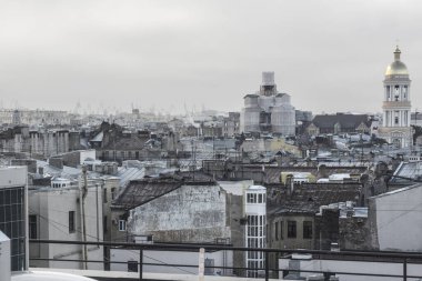 Akşam St. Petersburg şehri manzaralı The Roof