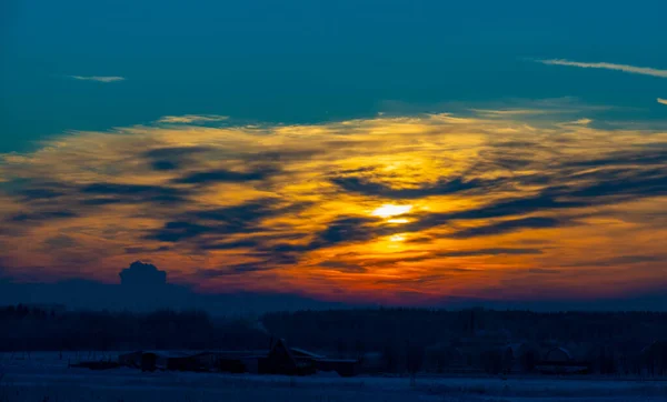 Winterlandschaft Einem Schneefeld Bei Sonnenuntergang Wsewoloschsk Gebiet Leningrad Russland Hochwertiges — Stockfoto