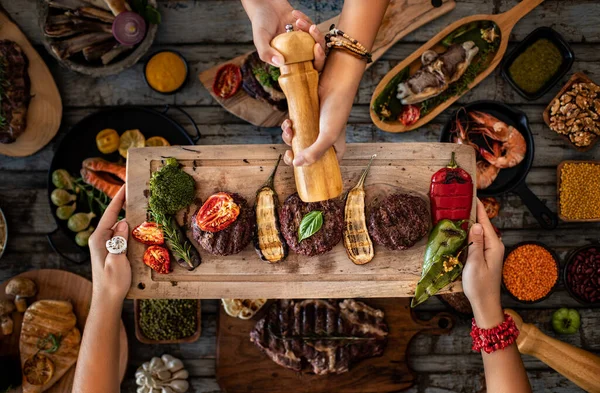 Different Kinds Grilled Meat Table Restaurant Offering Meals Each Other — Stock Photo, Image