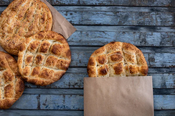 Pan Pita Ramadán Sobre Mesa Ramazan Pidesi — Foto de Stock