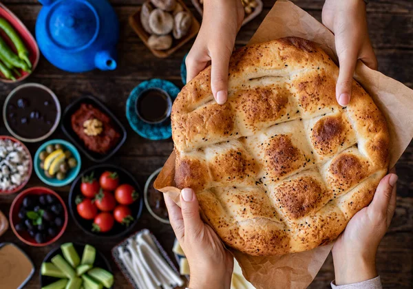 Ramadan Pita Auf Dem Tisch Für Suhoor Und Iftar — Stockfoto