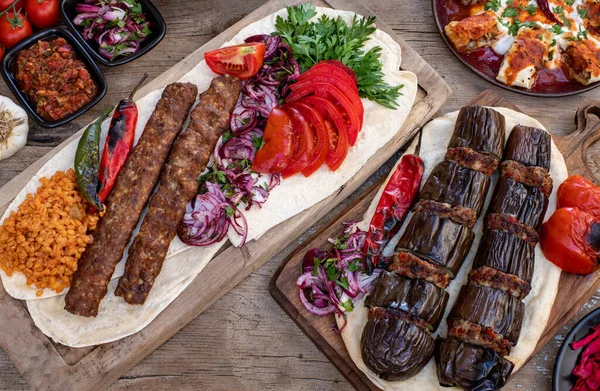 Nombreux Types Kebab Sur Table Comme Adana Kebab — Photo