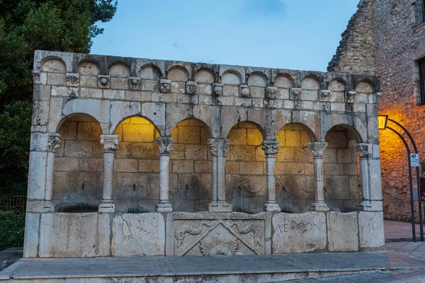 Isernia Molise Kardeşlik Çeşmesi Isernia Şehrinin Bir Sembolü Olduğu Kadar — Stok fotoğraf