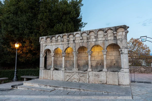 Isernia Molise Kardeşlik Çeşmesi Isernia Şehrinin Bir Sembolü Olduğu Kadar — Stok fotoğraf