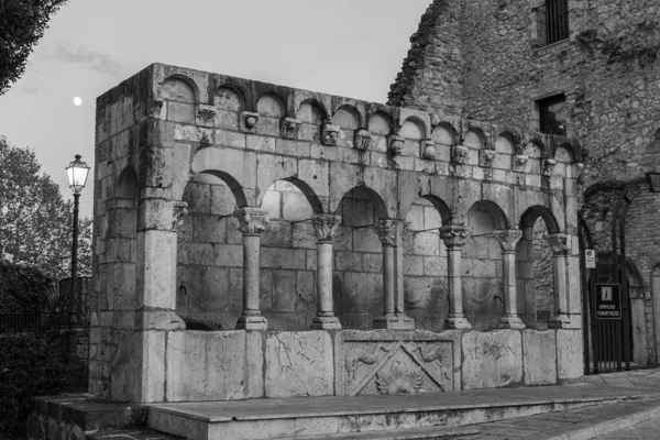 Isernia Molise Der Brunnen Der Brüderlichkeit Ist Nicht Nur Ein — Stockfoto