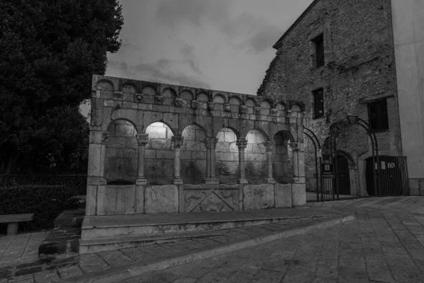 Isernia Molise Fraternal Fountain Elegant Public Fountain Well Symbol City — Stock Photo, Image