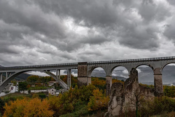 Isernia Molise Itália Ponte Ferroviária Santo Spirito Vista — Fotografia de Stock