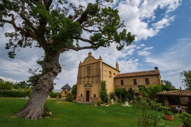 Bernardella, Ascoli Piceno, Marche. Madonna della Consolazione Sığınağı. Görünüm