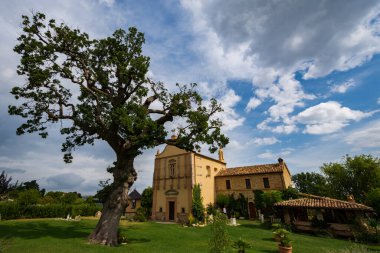 Bernardella, Ascoli Piceno, Marche. Madonna della Consolazione Sığınağı. Görünüm