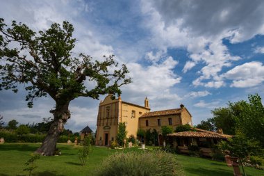 Bernardella, Ascoli Piceno, Marche. Madonna della Consolazione Sığınağı. Görünüm