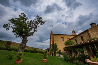 Bernardella, Ascoli Piceno, Marche. Madonna della Consolazione Sığınağı. Görünüm
