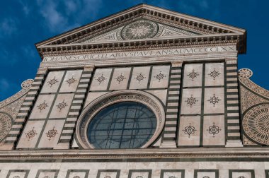 Floransa, Toskana, Santa Maria Novella Bazilikası. Floransa 'daki en önemli kiliselerden biridir, aynı ismin karesinde yer alır ve Dominik Düzeni' nin referans noktasıdır..