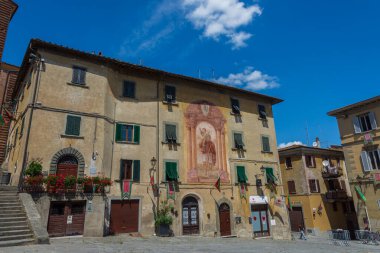 Fucecchio, Palazzo del Poest. Palazzo del Podest veya Palazzo Pretorio, Piazza Vittorio Veneto ile iki katlı iki katlı bir binadır..